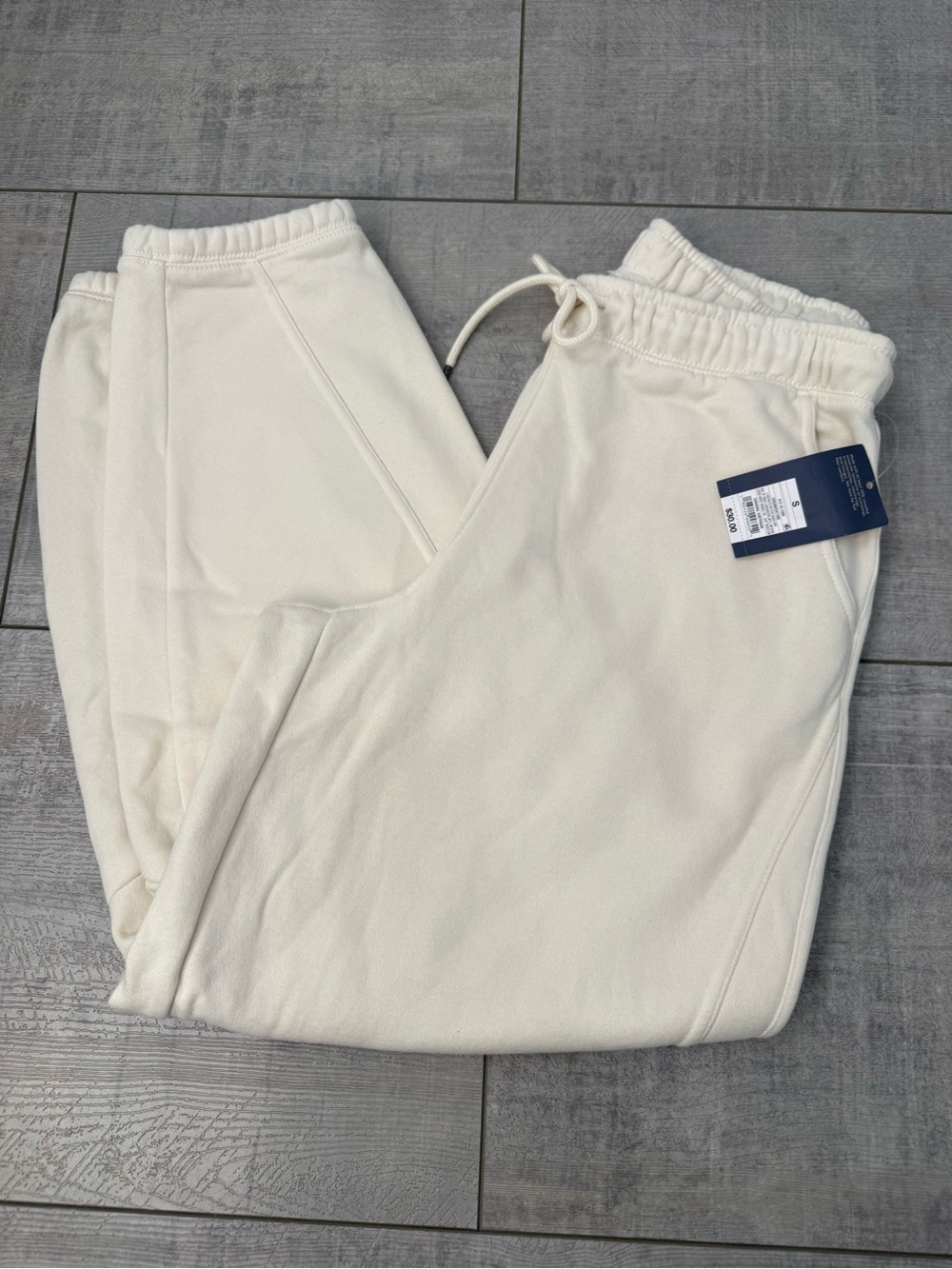 NWT Women’s Universal Thread Joggers Small Cream